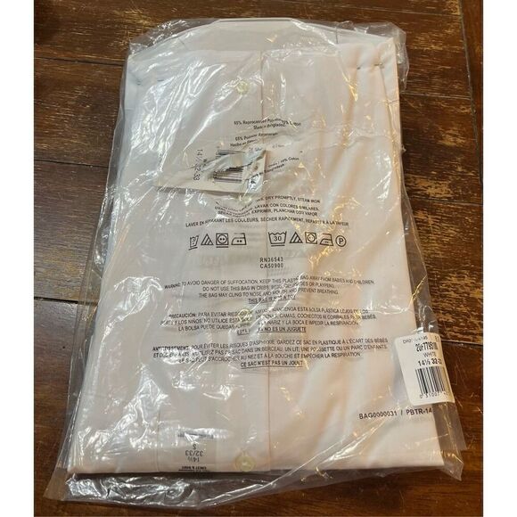 Van Heusen Men's Dress Shirt Regular Fit Poplin Solid - Picture 3 of 6